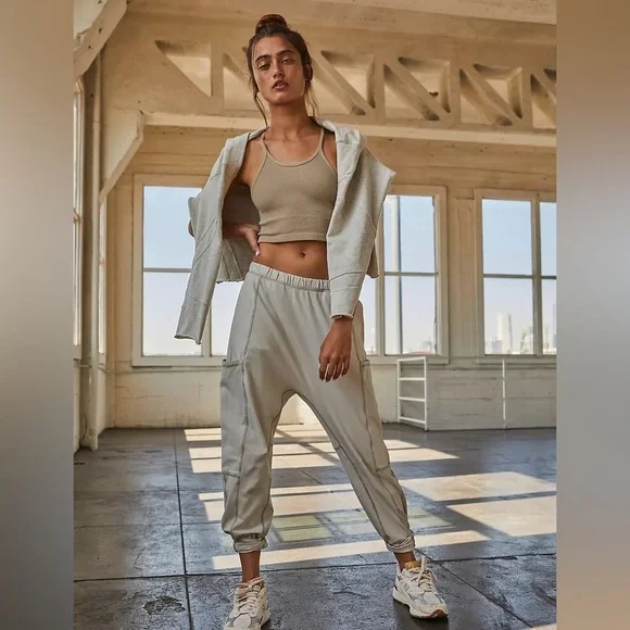 NWOT FP Movement Hot Shot Pants - Picture 5 of 5